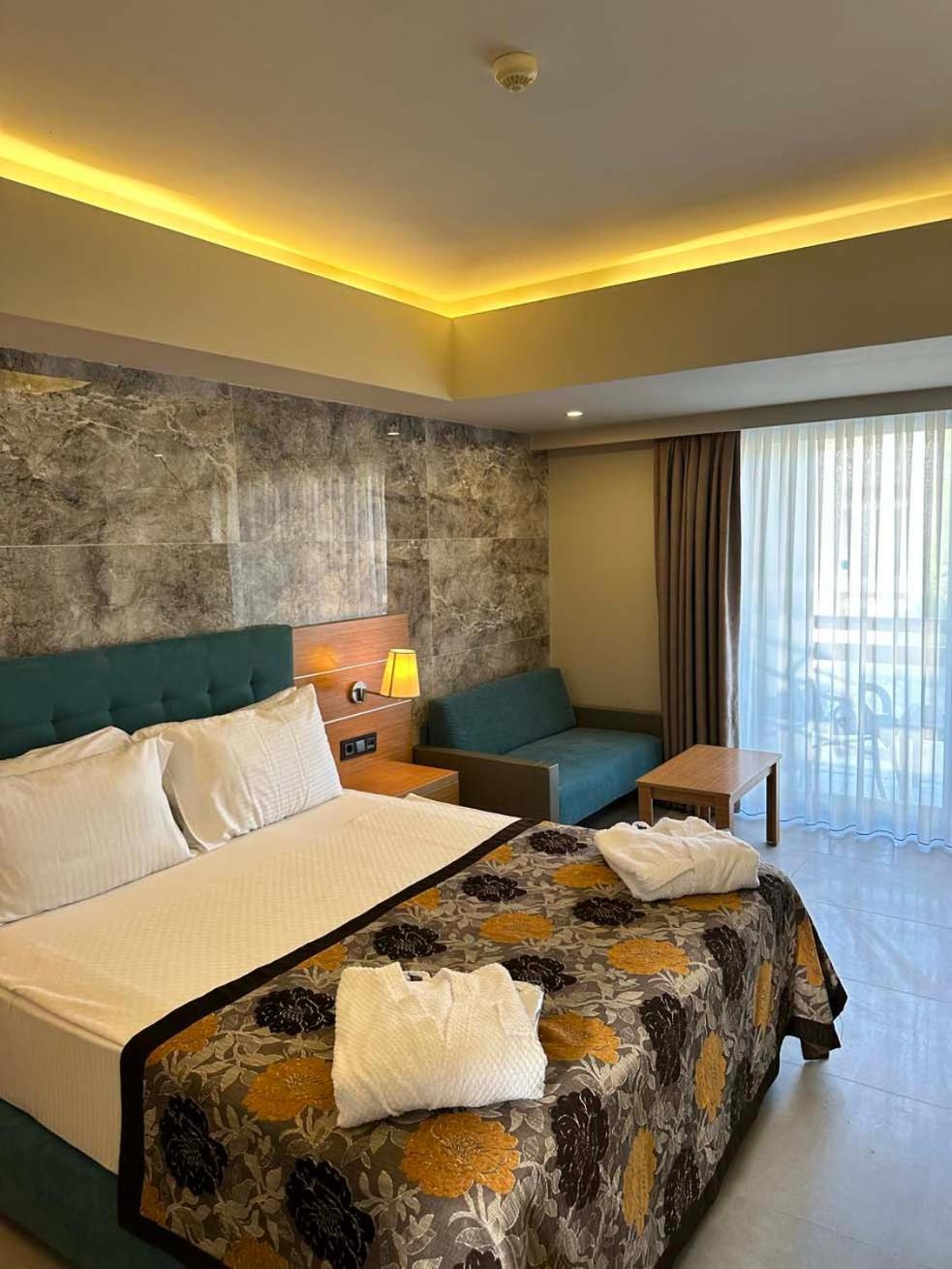 Ambrosia Hotel Beach & Spa Bitez Eksteriør bilde
